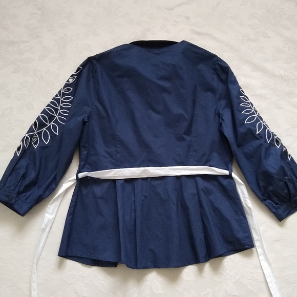 Vintage cutout embroidered pintuck peplum shirt - Picture 5 of 9